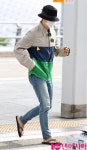 [TEN PHOTO]슈퍼주니어 동해 너무 편안한 슬리퍼 공항패션