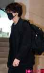 [TEN PHOTO]방탄소년단 정국 배낭속에 뭐가 들어있을까?