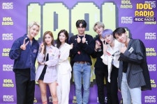 ‘아이돌 라디오’ 우진영X김현수, “우린 데뷔한 지 한 달 된 신인”