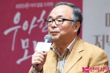 [TEN PHOTO]우아한 모녀 연출한 어수선 PD