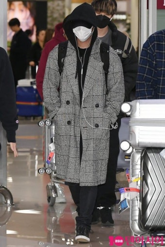 [TEN PHOTO] 데이식스 영케이 '공항패션의 정석'