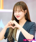 [TEN 포토] 위키미키 최유정 키득키득…사랑스러운 눈웃음