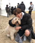 신민아♥ 김우빈, 유복이 안고 찐미소…犬사랑에 진심인 편