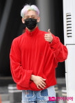 [TEN 포토] 뱀뱀 내노래 리본 엄지척