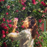 공효진, 아름다운 장미 정원 속 사랑스러운 동백이 See u soon [TEN★]