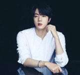방탄소년단 진 ,Yours로 올해 솔로가수 최초 아이튠즈 100개국 1위