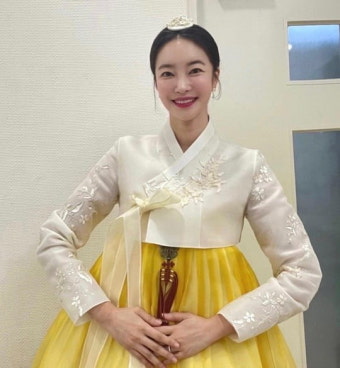 '김영임 며느리' 김윤지, 명절 스트레스 없나봐…첫 설날 맞은 새댁 [TEN]