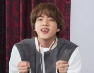 방탄소년단 진, 반갑게 건낸 아미 향한 인사 석찌니 등장[TEN★]