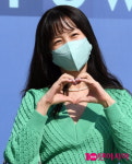[TEN 포토] 박소현 노 메이크업이라 마스크 못벗어요
