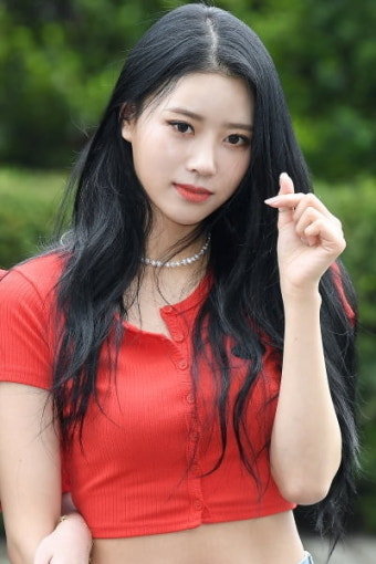이미주, 핑크빛 기류 풍긴 男만 무려 8명...러브라인 없인 못살아[TEN피플]