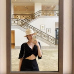 대학 교수♥ 구재이, 배 슬쩍 드러내고 셀카 찍는 프랑스댁…S라인 눈길[TEN★]