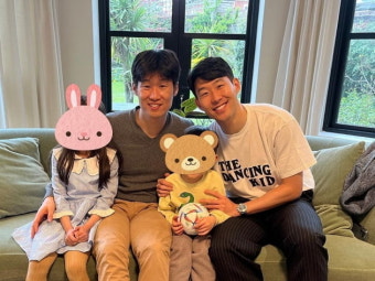 '박지성' 김민지, 개인 소장해온 '월드 클래스' 손흥민X황희찬 사진 공개 