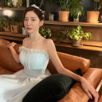 박지현, 쇄골 라인 돋보이네…재벌집 며느리의 고져스한 드레스 자태