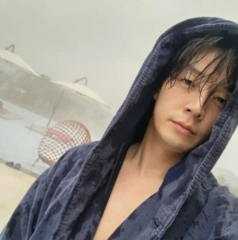'43세' 허경환, 애기 피부 '눈길'…비 맞아도 빛나는 비주얼