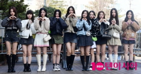 [TEN 포토] 트리플에스 러블리한 하트