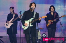 [TEN 포토] 김현중 에너지 넘치는 노래