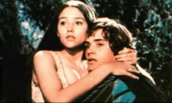 올리비아 핫세 6600억 내놔vs로미오와 줄리엣 배급사 아동 성폭행 NO [TEN할리우드]