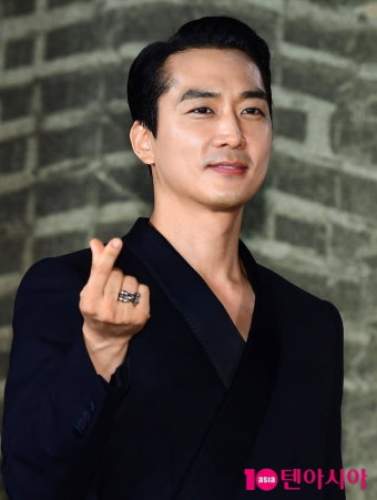 '셀카'에 중독된 48세 송승헌…김우빈 