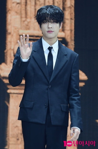 [TEN 포토] 엔하이픈 제이크 '인사도 섹시하게'