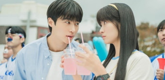 김혜윤 쳐다보는 변우석의 심상찮은 눈빛? 청춘 케미 담긴 '선재 업고 튀어'