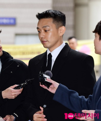 [TEN포토]유아인 '마약 투약 협의 3차 공판 출석중'