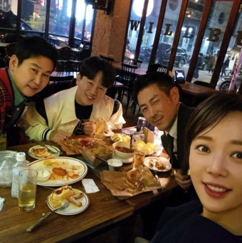 황정음, '7인의 부활→짠한형' 열일 행보에 신났나…SNS 폭풍 업데이트