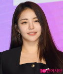 브브걸, 롤린 역주행 신화 3년 만에 3인 체제…유정 탈퇴 [공식]