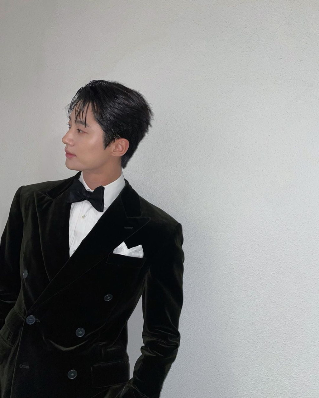 변우석, 수트핏으로 빛낸 2025 K-WORLD DREAM AWARDS 무대 지배!