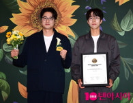 [TEN포토]페퍼톤스 밴드로 2년 연속 수상