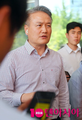 [TEN포토]'음주 뺑소니 협의'김호중, 경찰 