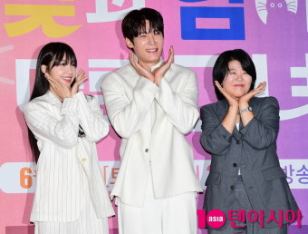 [TEN포토]이정은-정은지-최진혁 '나란히 꽃받침'