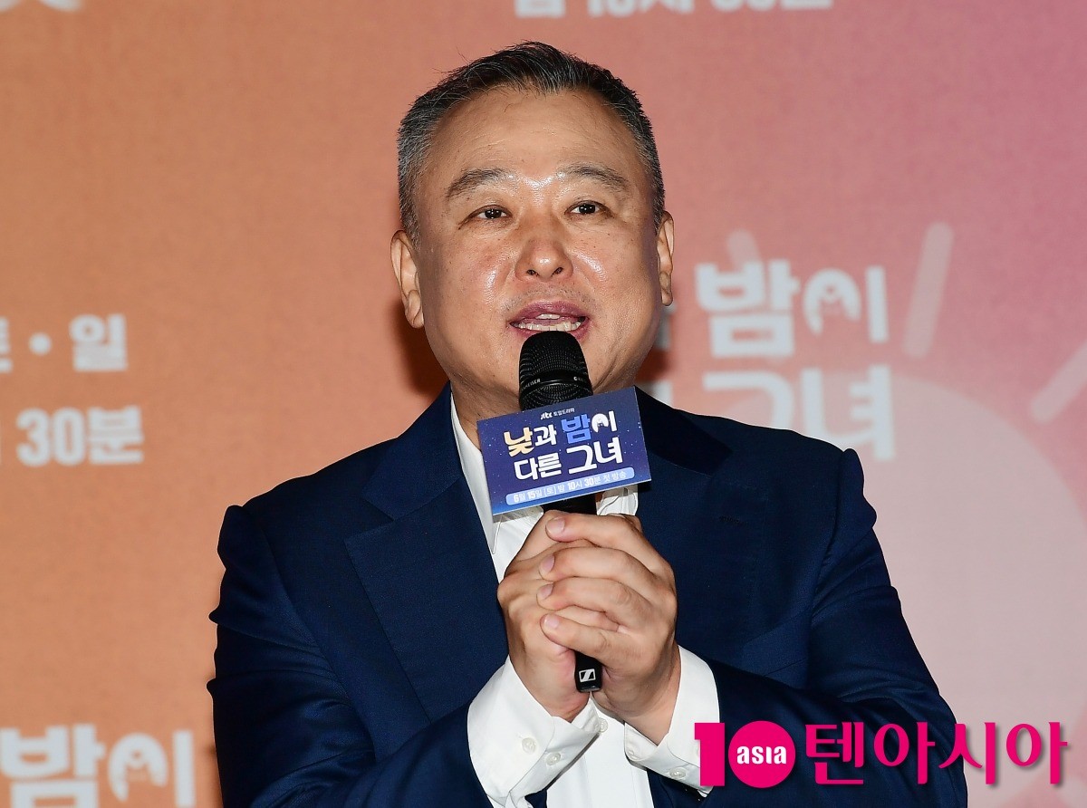낮과 밤이 다른 그녀, 시니어 인턴 생활을 마감하고 배해선의 의심에 직면하며 전개하는 긴장감 넘치는 이야기!