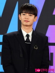 [종합] 32세 샤이니 민호, 불꽃 카리스마답네…드라마·연극→가수 이어 예능 출격 (불꽃소녀)