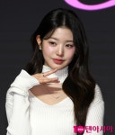 [종합] 장원영 표 럭키비키 마인드 장착 완료…아이브, 완성형 아이돌의 애티튜드