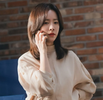 한지민, 공개 열애 중인데…투자 사기 연루됐다 