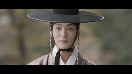 장률, 능글맞은 직진남 다 됐네…♥고아라에 쉬운 길은 재미없어 (춘화연애담)