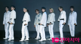 쓰리웨이, 타이틀곡 음으로 떨리는 데뷔 무대[TEN포토]