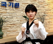국악트롯요정 김다현, 세계에 태권도 알린다…국기원 홍보대사 위촉