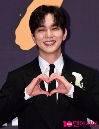 [단독] 'YG 떠난' 유승호, 손호준 손 잡더니 기쁜 소식…'킬링 시저'로 또 한 번 연극 도전