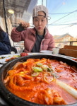 167cm 47kg 설현, 먹어도 빠진다더니…한식 맛보려고 등산