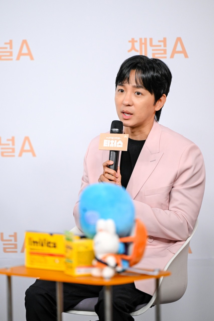 일타강사 조정식, 현직 교사와의 문항 거래 의혹 휘말려 확인된 사실과 논란 속 활동량에 주목