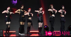 이즈나, 강렬한 퍼포먼스[TEN포토+]