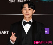 아이돌·프로듀서·배우 다 잡았다…B1A4 출신 진영, 14년간 소리 없이 묵직한 행보 [TEN스타필드]