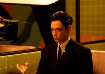 최승현, 술 마시며 