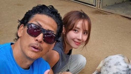 '박준형' 14세 연하 아내, 비연예인 맞아?…승무원 출신다운 단아한 미모