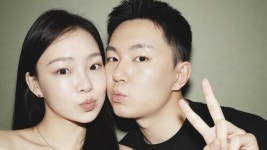 '무직' 이아영, 심규덕이 생활비 다 내는데…40만 원 헤어밴드 플렉스, 결혼도 미뤄 ('연애전쟁')