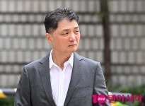 'SM엔터테인먼트 시세조종' 카카오 김범수, 2심서도 징역 15년 구형