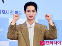 '5살 연하' 장동윤, 결혼한 지 한 달도 안 됐는데…