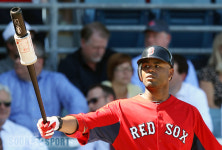 붉은색 유니폼의 칼 크로포드