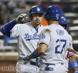 [포토] 곤잘레스, 맷 캠프 ! 안타를 부탁해